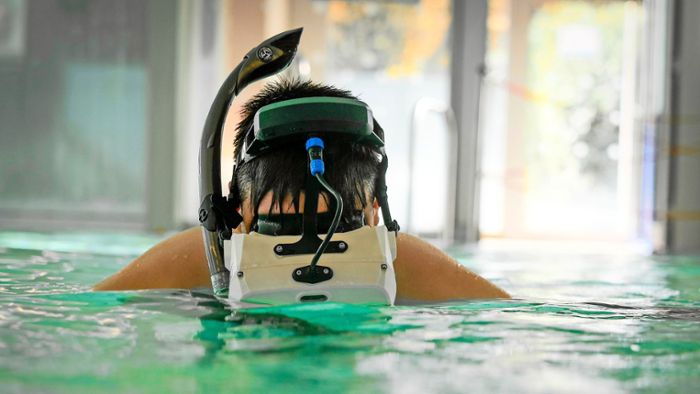 Hallenbad Ludwigsburg: Im Stadionbad tauchen Badegäste in die bunte Wasserwelt der Südsee
