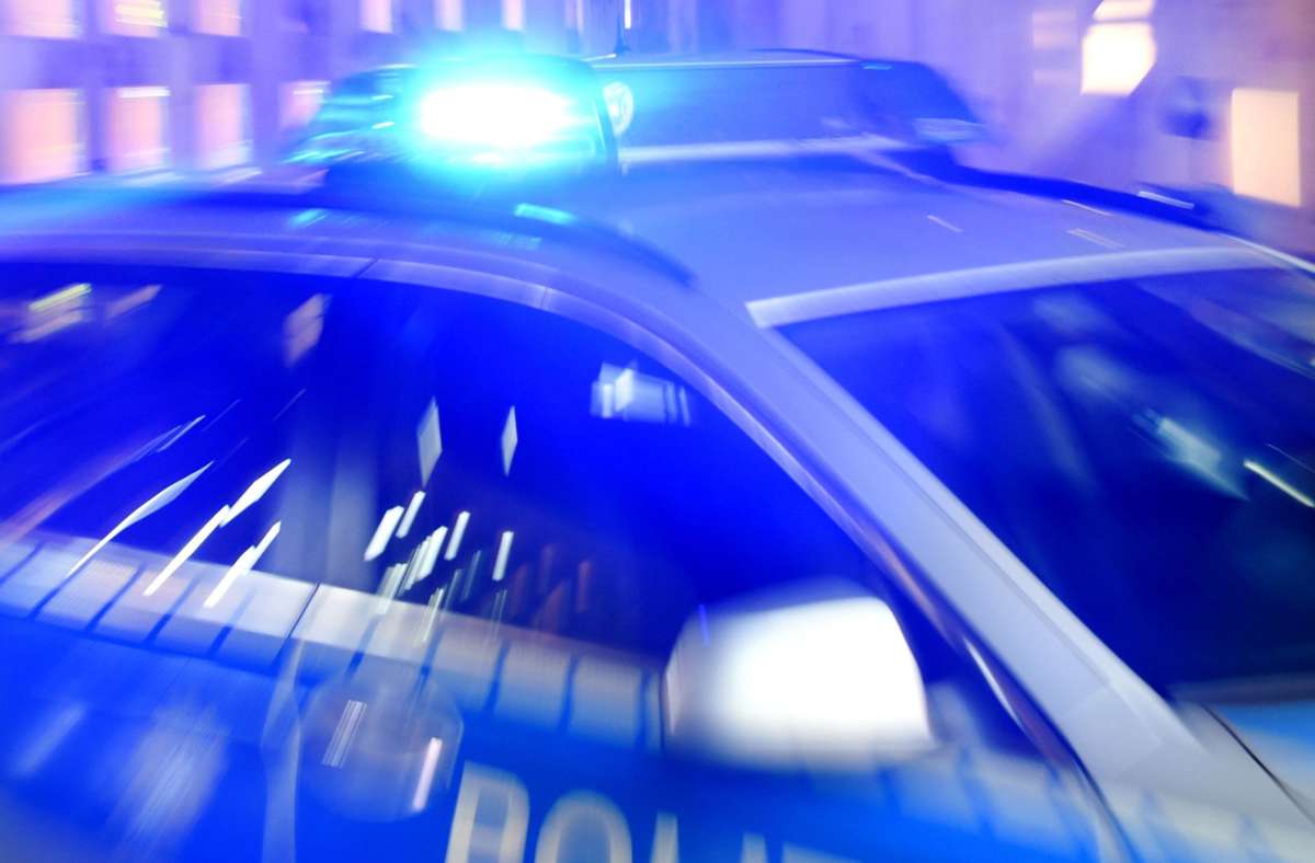 Mannheim: Mann tritt gegen Auto – und tischt skurrile Geschichte auf