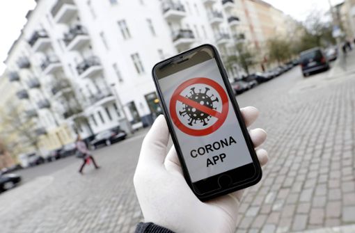 Der Einsatz diverser Corona-Apps läuft auch in Stuttgart nicht ohne Probleme. Foto: imago images/Jens Schicke