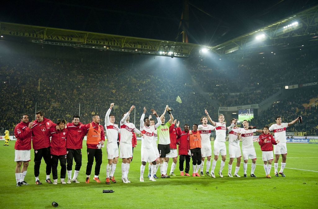 Am Ende tanzte die VfB-Elf vor den gut 8 000 mitgereisten Fans.