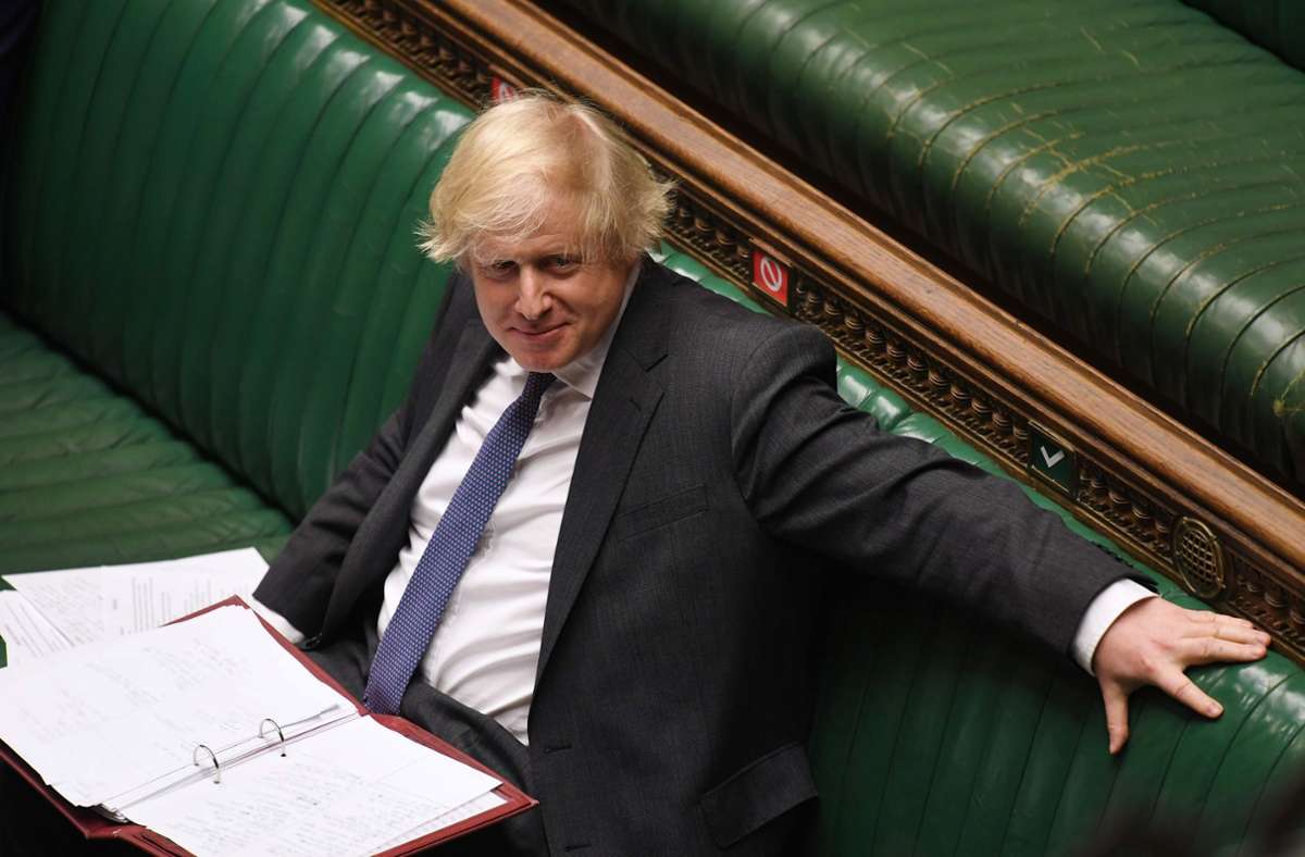 Nach überstandener Covid-19-Erkrankung: Boris Johnson macht Liegestütze für die „Mail on Sunday“