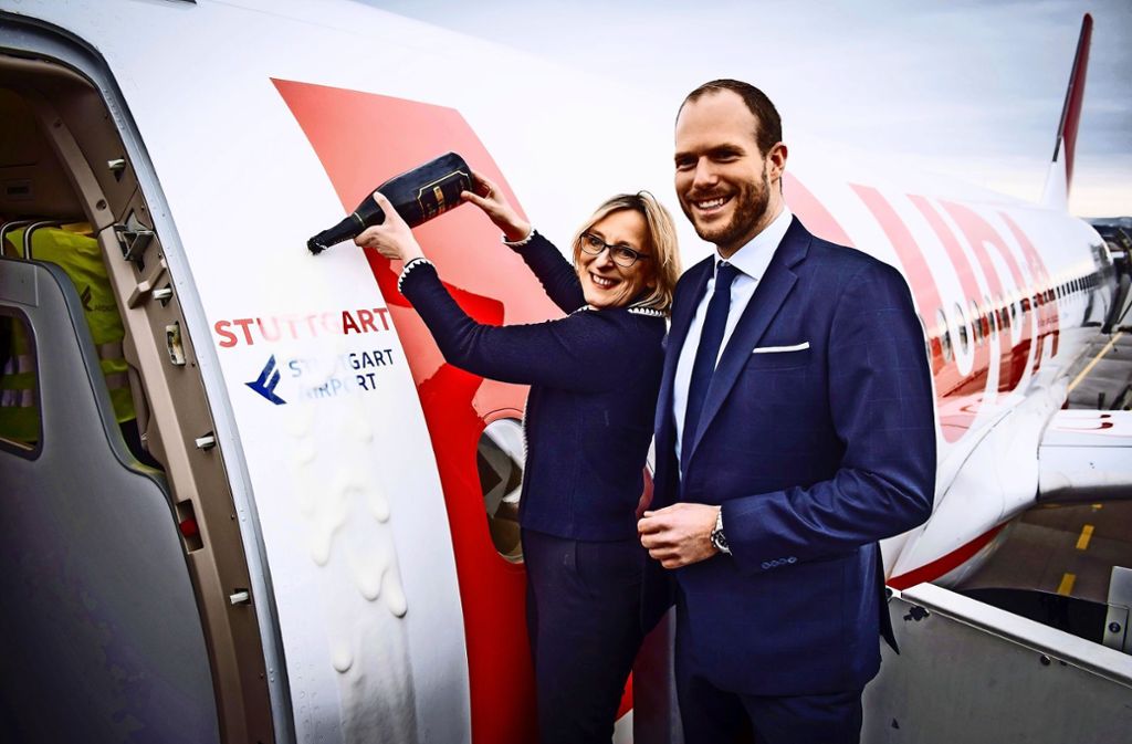 Champagnerdusche zum Premierenflug:: Ein Flugzeug namens Stuttgart