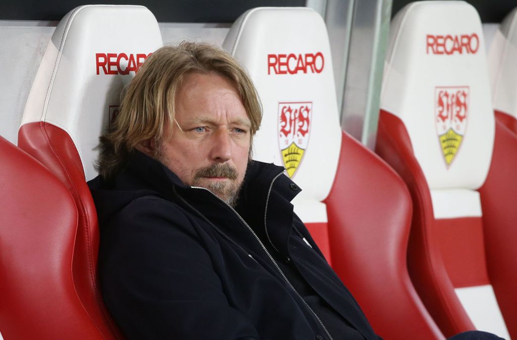 Die Niederlage beim KSC hat dem VfB-Sportdirektor Sven Mislintat nicht geschmeckt.