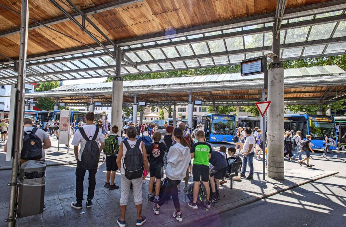 Barrierefreiheit, mehr Halteplätze und kürzere Taktzeiten sind das Ziel: In drei Jahren will die Stadt mit dem Bau eines neuen Zentralen Busbahnhofs beginnen. Foto: Giacinto Carlucci