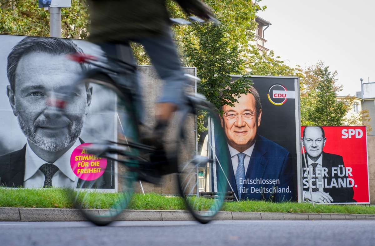 Wahlwerbung in Berlin: Am Sonntag werden die Parteien endgültig erfahren, ob ihre Kampagnen gezogen haben oder nicht. Foto: dpa/Kay Nietfeld