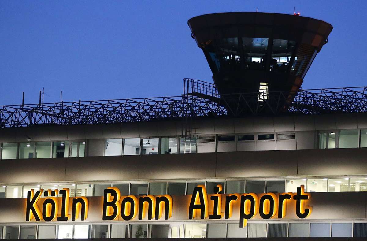 Warnstreiks an deutschen Flughäfen: Hunderte Flüge fallen aus