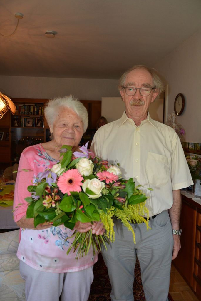 Lydia Renner feierte gestern 100. Geburtstag mit Familie, Bekannten und Nachbarn: Geistig fit dank Kreuzworträtsel