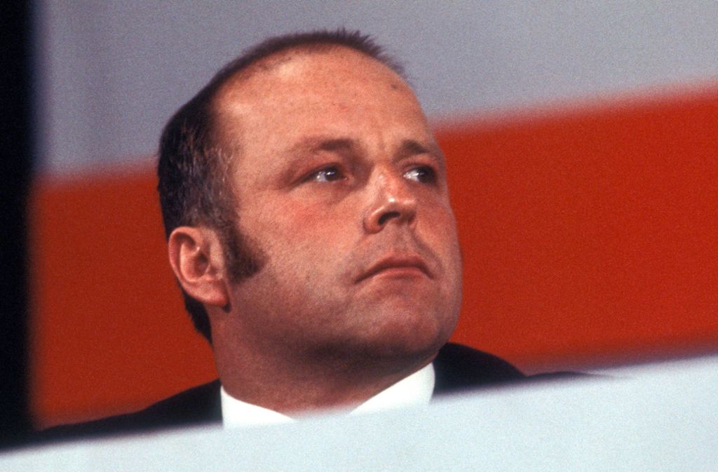 Norbert Blüm wurde am 21. Juli 1935 in Rüsselsheim geboren. Seit 1950 war er Mitglied der CDU sowie der Gewerkschaft IG Metall.