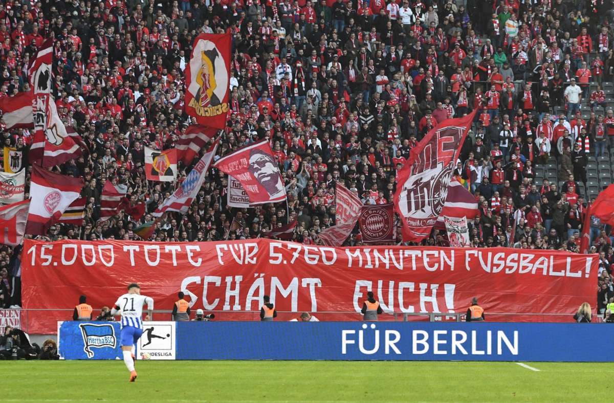 „Boycott Qatar“: Hertha- und Bayern-Fans kritisieren WM in Katar