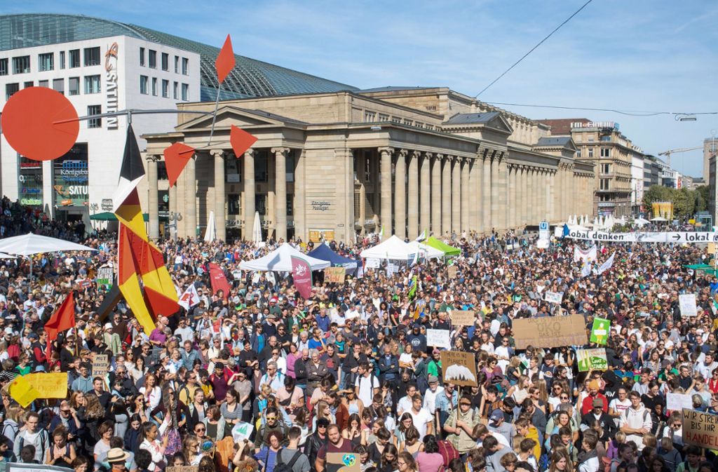 Fridays for Future und Kesselbambule: Klimaschützer gehen auch in Stuttgart auf die Straße