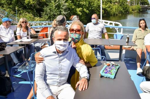OB-Kandidat Frank Nopper mit seiner Frau bei der Jungfernfahrt des Neckar Käpt’n an Pfingstmontag. Foto: Lichtgut /Ferdinando Iannone