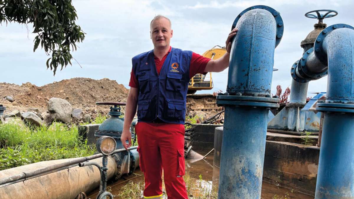 DLRG-Hochwasserexperte Thomas Ruhland kümmert sich in Ostafrika um die Sicherung der Wasserversorgung.