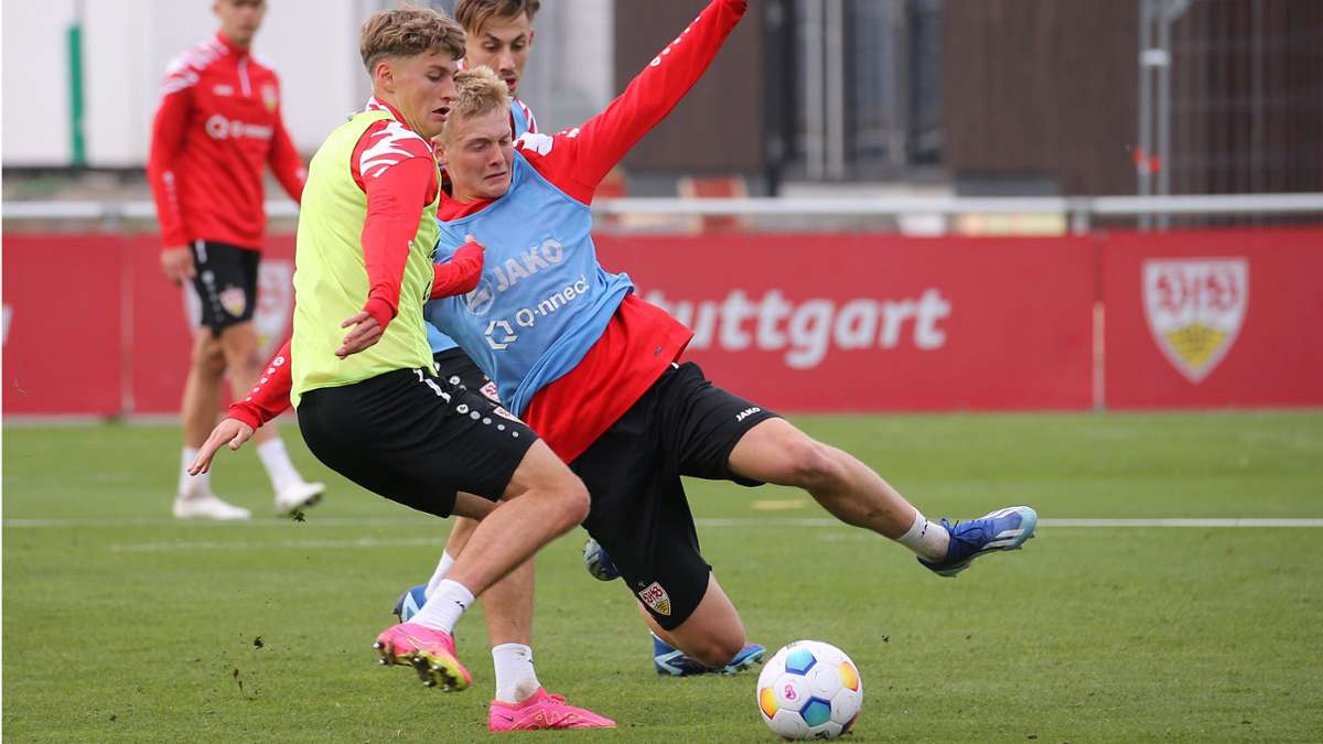 Max Herwerth legt sich hier im Training der VfB-Profis mächtig ins Zeug. Zurzeit ist der bei der U-17-WM.