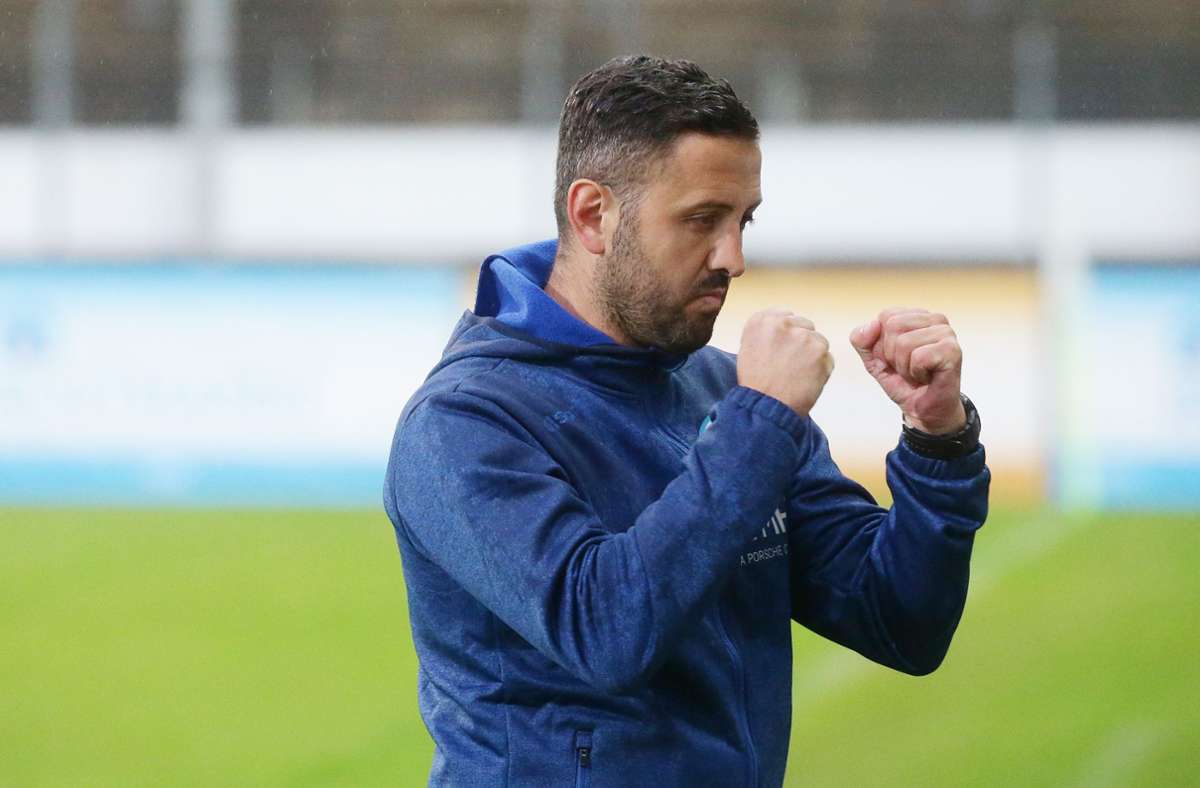Seit 27. September 2021 ist Mustafa Ünal Cheftrainer der Stuttgarter Kickers.