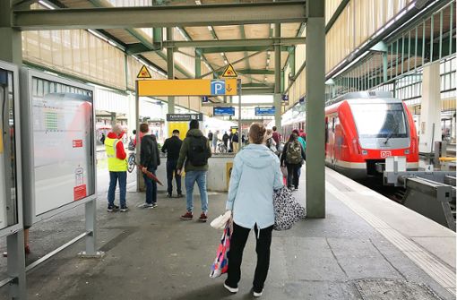 Übersichtlich geht es am Montagmorgen auf dem Stuttgarter Hauptbahnhof  zu. Foto: Martin Dudenhöffer