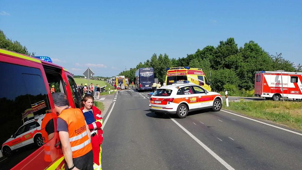 7.6.19 In Thüringen war ein Reisebus aus Stuttgart in einen Unfall verwickelt. Viele Schüler aus Stuttgart sind verletzt.