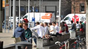Hunderte auf dem Marienplatz –  Polizei richtet Appell an die Besucher