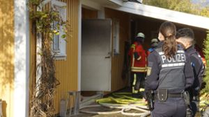 Frau stirbt bei Feuer in Einfamilienhaus