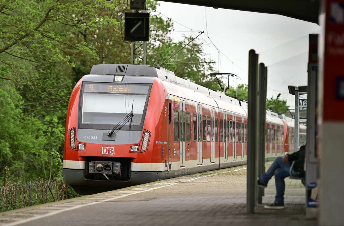 Zahlreiche S-Bahnzüge müssen zur Überprüfung in die Werkstatt. Deshalb muss der Betrieb reduziert werden. Foto: Lichtgut/Max Kovalenko
