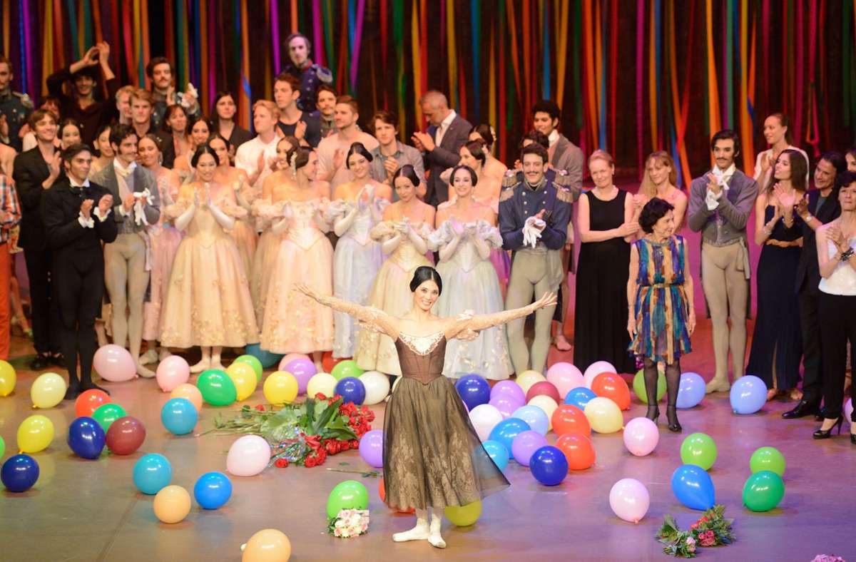 Sue Jin Kang verabschiedete sich  im Juli 2016 im Stuttgarter Opernhaus von der Bühne. Ans Ende ihrer international erfolgreichen Karriere als Tänzerin setzte sie die Rolle der Tatjana aus John Crankos Ballett „Onegin“. Foto: Stuttgarter Ballett