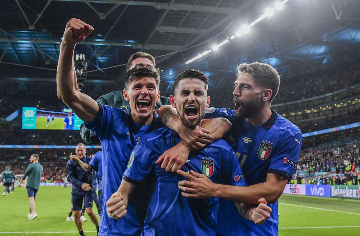 Europameister: die Italiener können ihr Glück kaum fassen. Foto: dpa/Justin Tallis