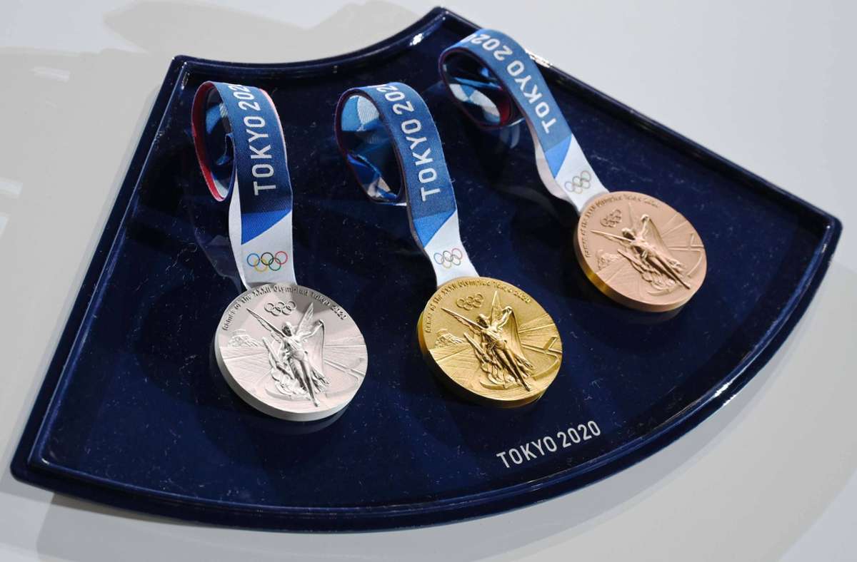 Für die Olympischen Spiele und die Paralympics in Tokio  wurden  5000 Medaillen produziert. Wobei nicht alles Gold ist, was bei den Siegerehrungen glänzen wird. Foto: imago/Kenjiro Matsuo