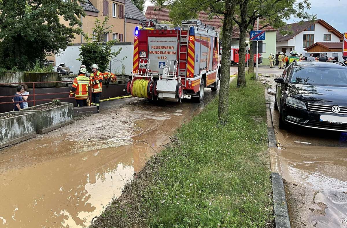 Heftiger Starkregen hat im Kreis Ludwigsburg für Feuerwehreinsätze gesorgt.