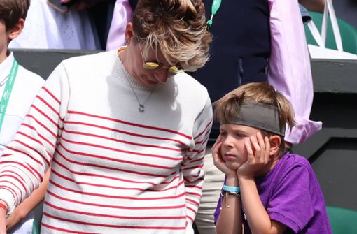 Novak Djokovics Sohn Stefan sitzt in Wimbledon öfter im Publikum, wenn sein Vater spielt. Foto: IMAGO/Action Plus/IMAGO/Shaun Brooks