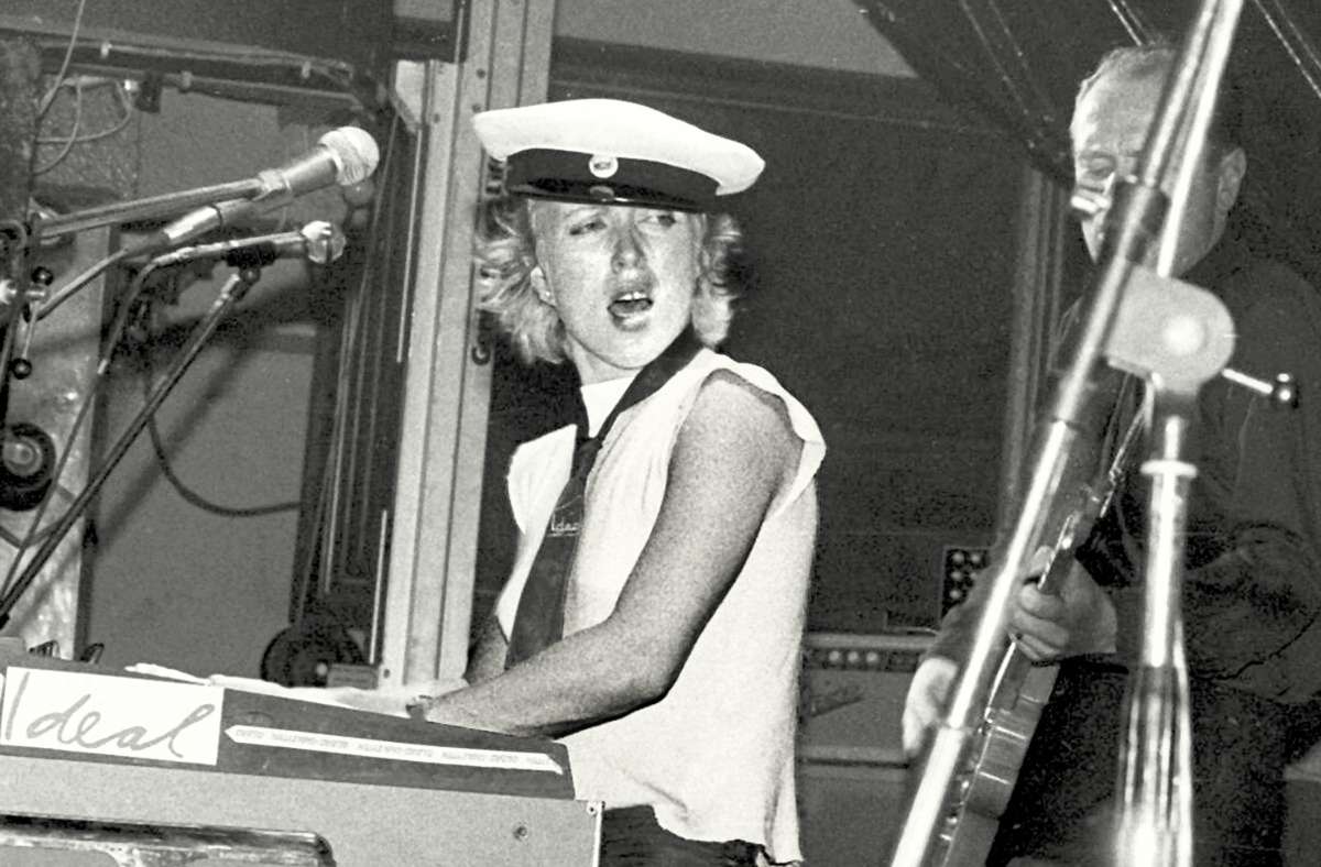 Annette Humpe  1981 bei einem Auftritt mit der  Band Ideal. Foto: imago/Future Image Foto:  