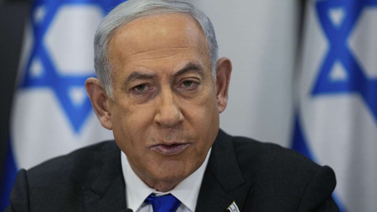 Israels Regierungschef: Benjamin Netanjahu wird unter Vollnarkose operiert