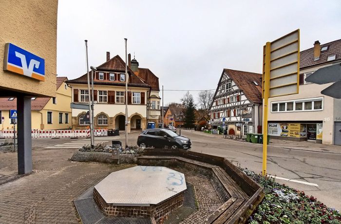 Hedelfinger Ortsmitte: Attraktiver Platz vor Bankgebäude