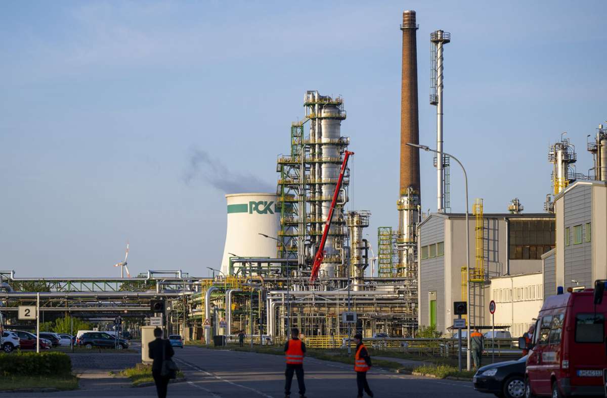 Beschließen die die Staatschefs das Sanktionspaket ohne ein Ölembargo?  Hier die PCK-Raffinerie in Brandenburg, die russisches Öl verarbeitet. Foto: dpa/Monika Skolimowska
