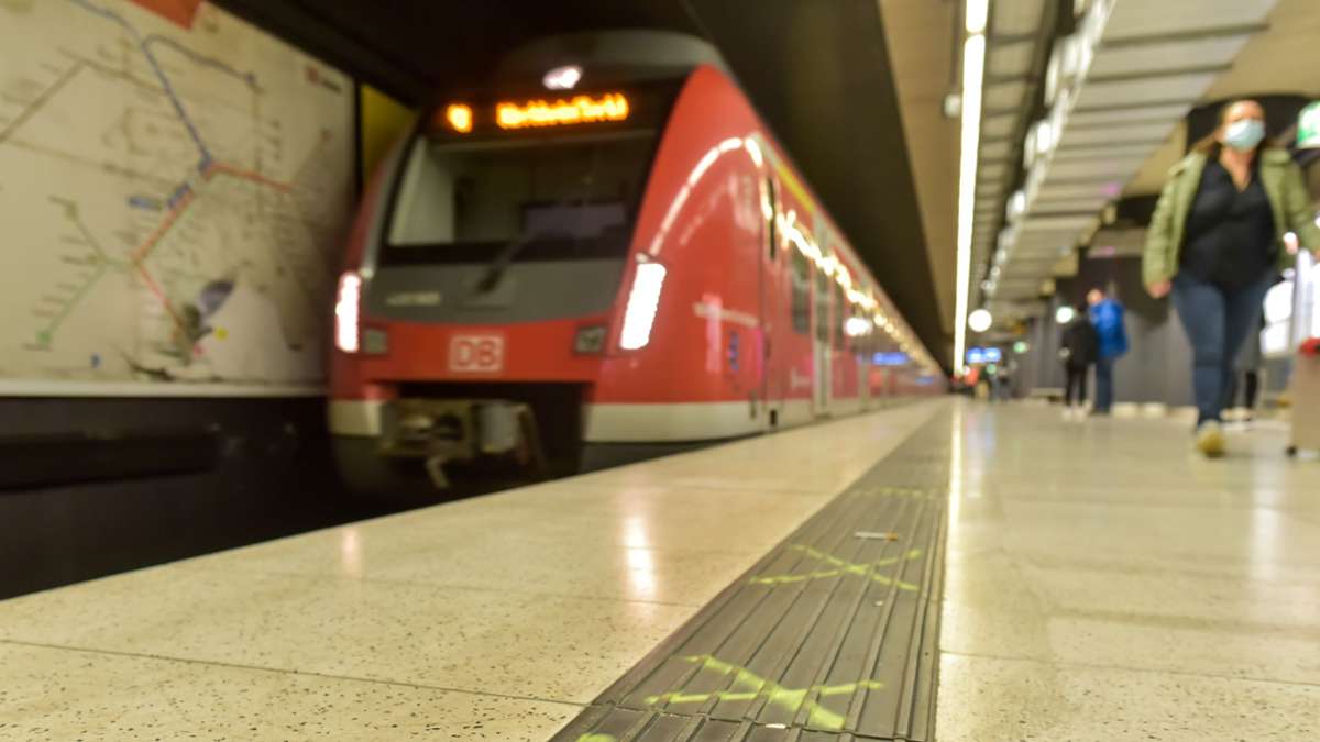 Pünktlich losfahren, unterwegs Verspätung anhäufen: das ist eine typische S-Bahn-Fahrt. Die Bildergalerie zeigt eine Auswertung für alle Linien.