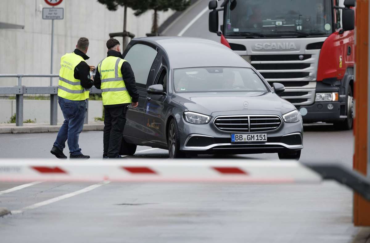 Tödliche Schüsse in Sindelfinger Mercedes-Werk: „Fassungslos und betroffen“: Böblinger Politiker sprechen Mitgefühl aus