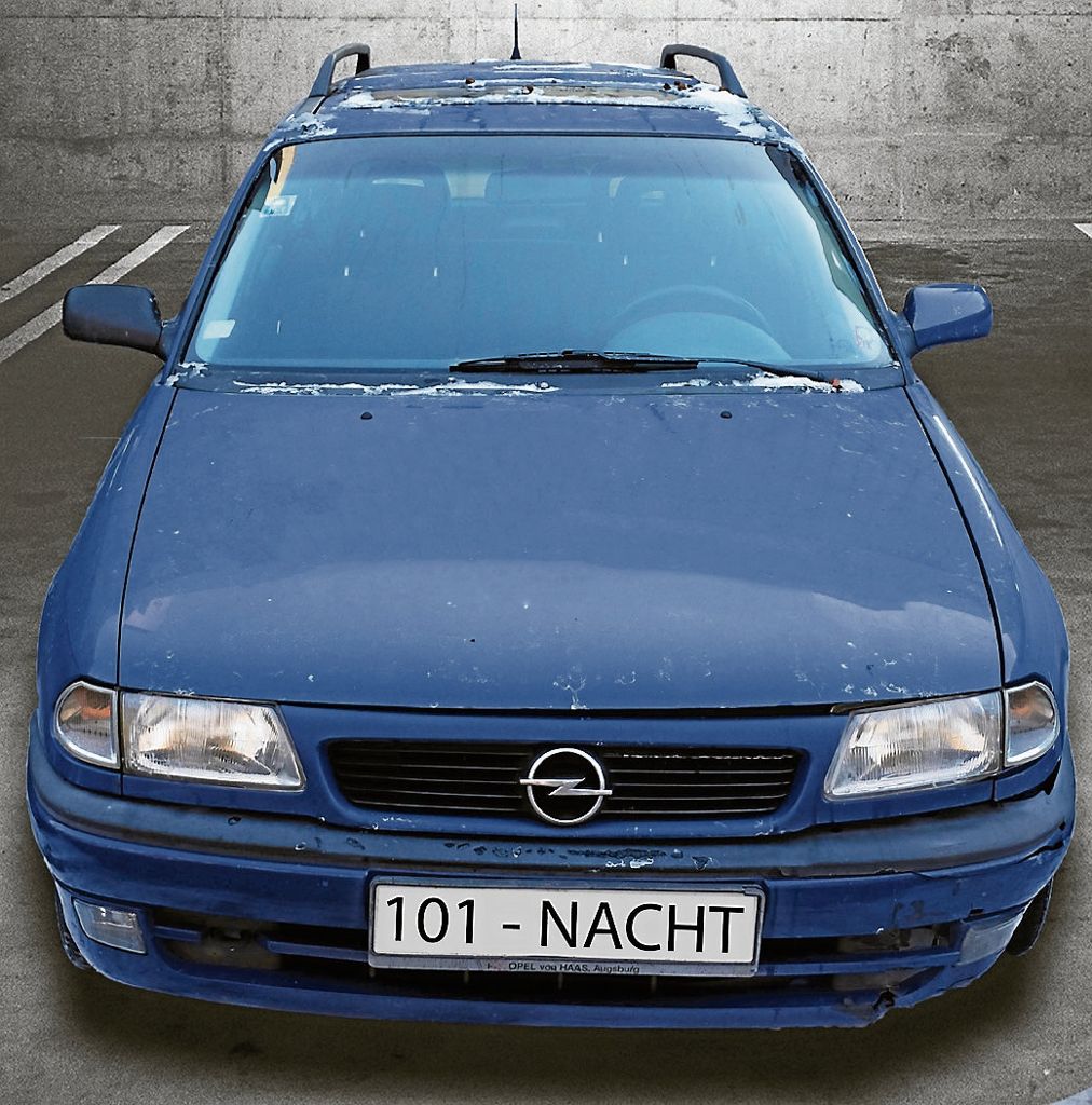 Ein betagter Opel Astra ist das erste von drei Fahrzeugen, mit denen es am 7. Mai auf die Reise geht.
