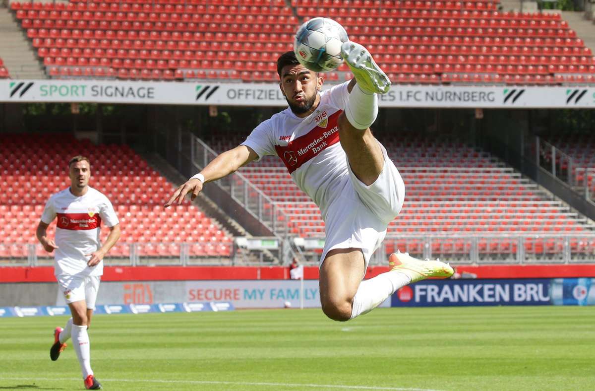 Flugeinlage von Nicolas Gonzalez: Der VfB-Stürmer traf ebenfalls gegen die Nürnberger. Foto: Pressefoto Baumann/Hansjürgen Britsch