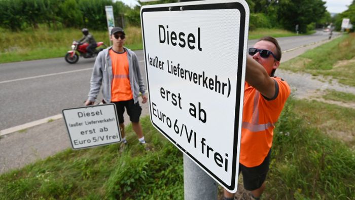 Erste Schilder für neues Dieselfahrverbot aufgestellt
