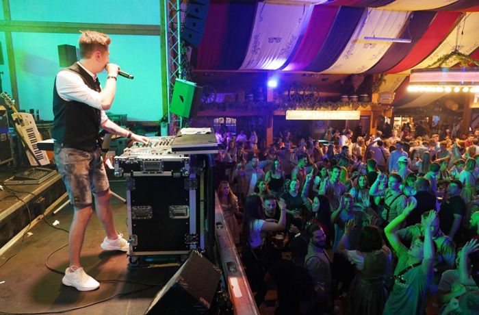 Cannstatter Volksfest 2022: DJ Robin und  „Layla“ bringen das Festzelt zum Kochen
