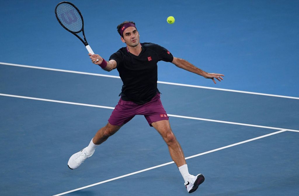 Der Tennisprofi Roger Federer spendete zusammen mit seiner Frau Mirka eine Million Schweizer Franken für die am stärksten gefährdeten Familien in der Schweiz. Er schrieb dazu auf Instagram: „Gemeinsam können wir diese Krise überwinden! Bleibt gesund!“