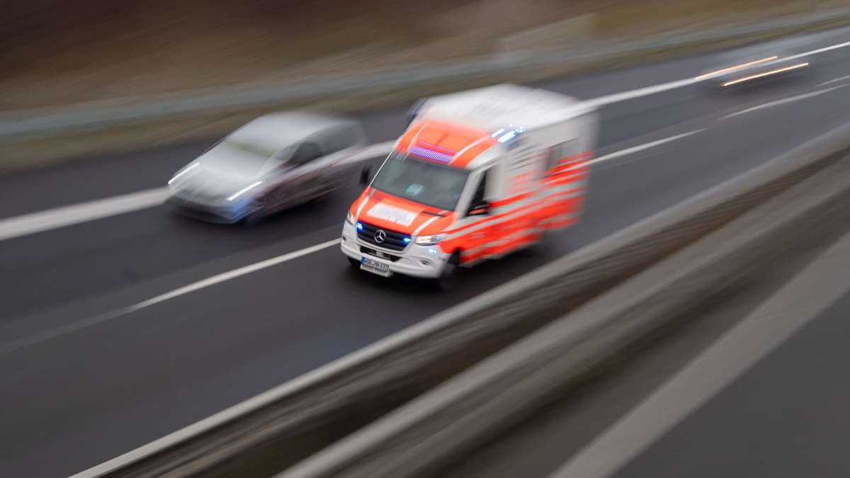 Pfalzgrafenweiler: Motorradfahrer stirbt nach Kollision mit Auto