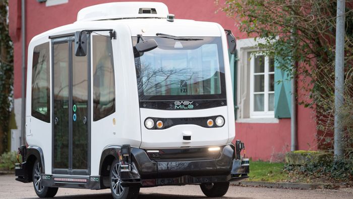Shuttlebus für autonomes Fahren erstmals im Realverkehr