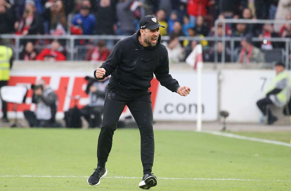 Geballte Freude: Der Trainer Sebastian Hoeneß jubelt über den unglaublichen Punktgewinn des VfB Stuttgart.