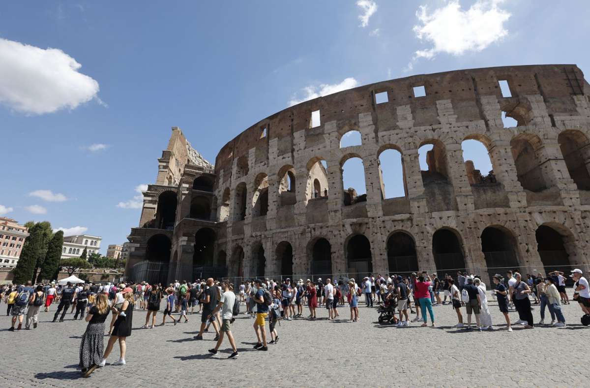 Zwischenfall in Rom: Tourist zerkratzt  Mauer des Kolosseums