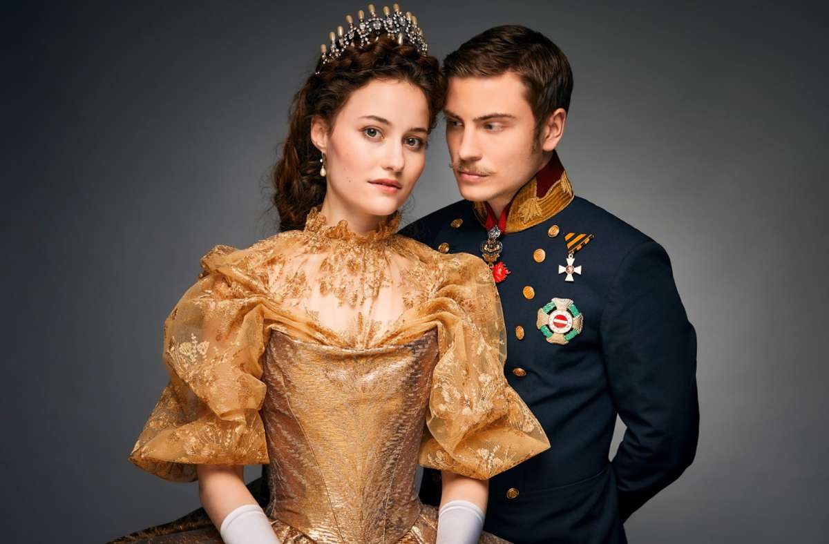 In der RTL-Miniserie „Sisi“ spielt Dominique Devenport die junge Kaiserin, Jannik Schümann den Kaiser.