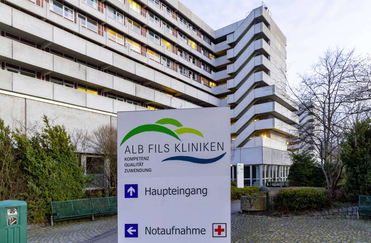 Die Alb-Fils-Kliniken sind am Limit. Foto: imago images/Arnulf Hettrich