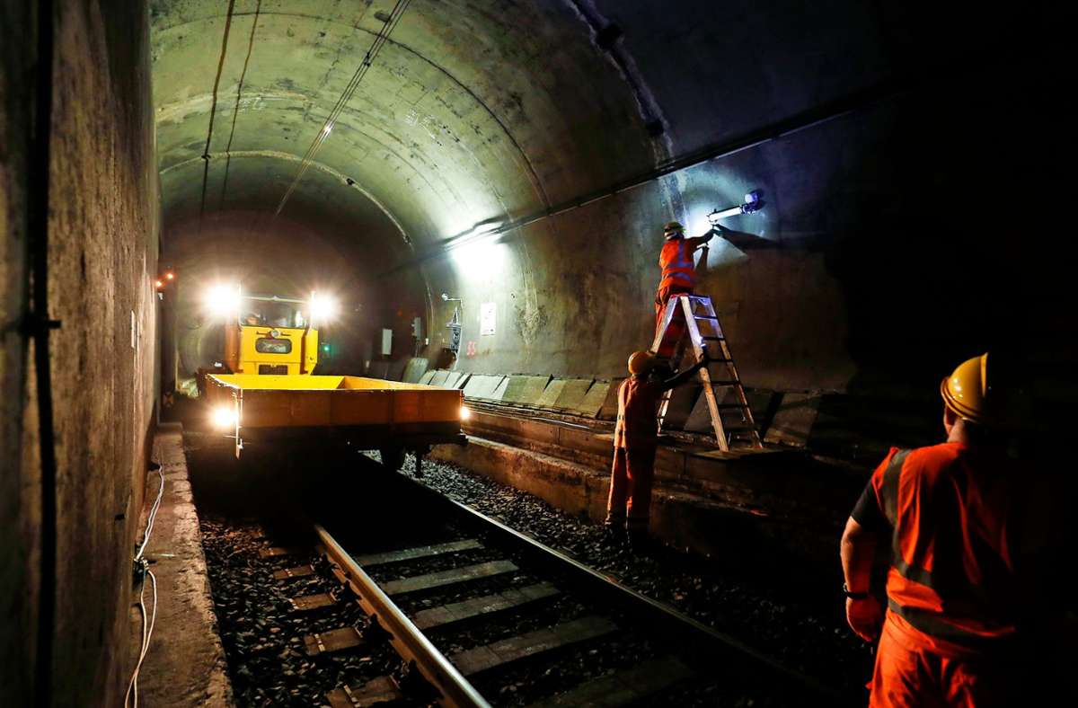 S-Bahn-Sperrung am Hauptbahnhof Stuttgart: Im Tunnel werden die Weichen für die Zukunft gestellt