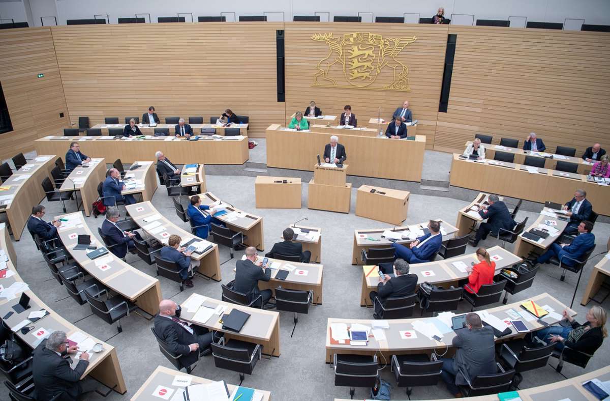 Sitzordnung im neuen Landtag: Grüne geben nach im Streit um  die Reihe 1