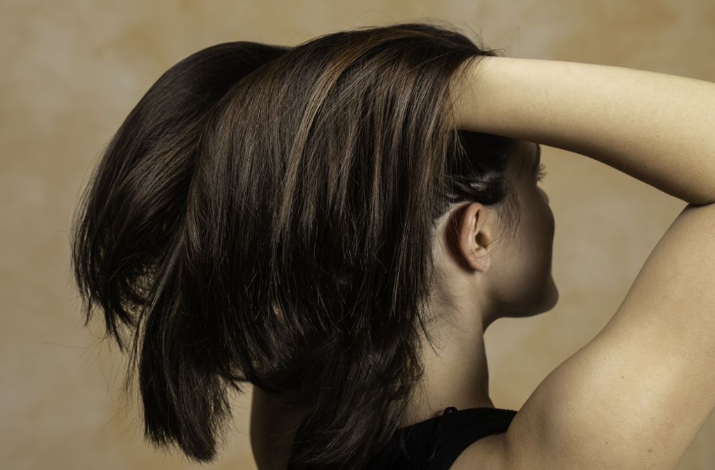 Haare ohne Hautpartikel: So werden Sie Ihre Schuppen los