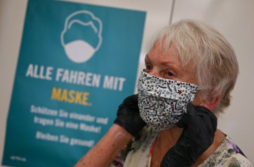 In den öffentlichen Verkehrsmitteln gilt deutschlandweit eine Maskenpflicht. Foto: dpa/Arne Dedert