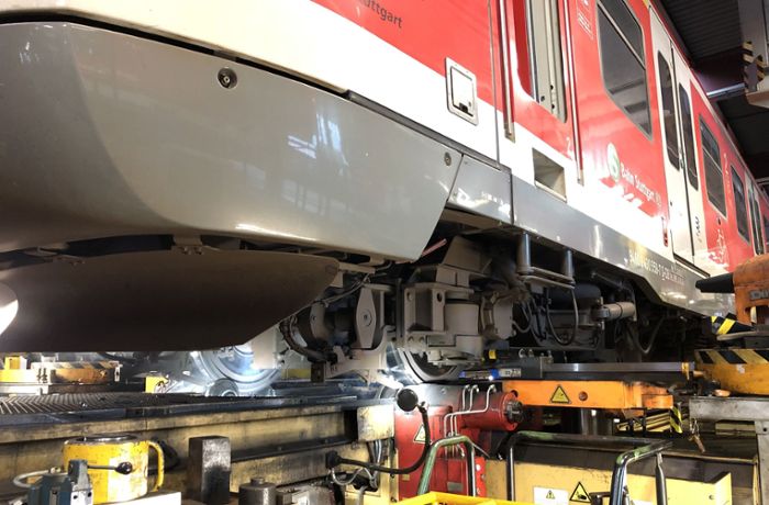 Gäubahnstrecke in Stuttgart: Nach Schäden an S-Bahn – Bahn schränkt  Betrieb weiter ein